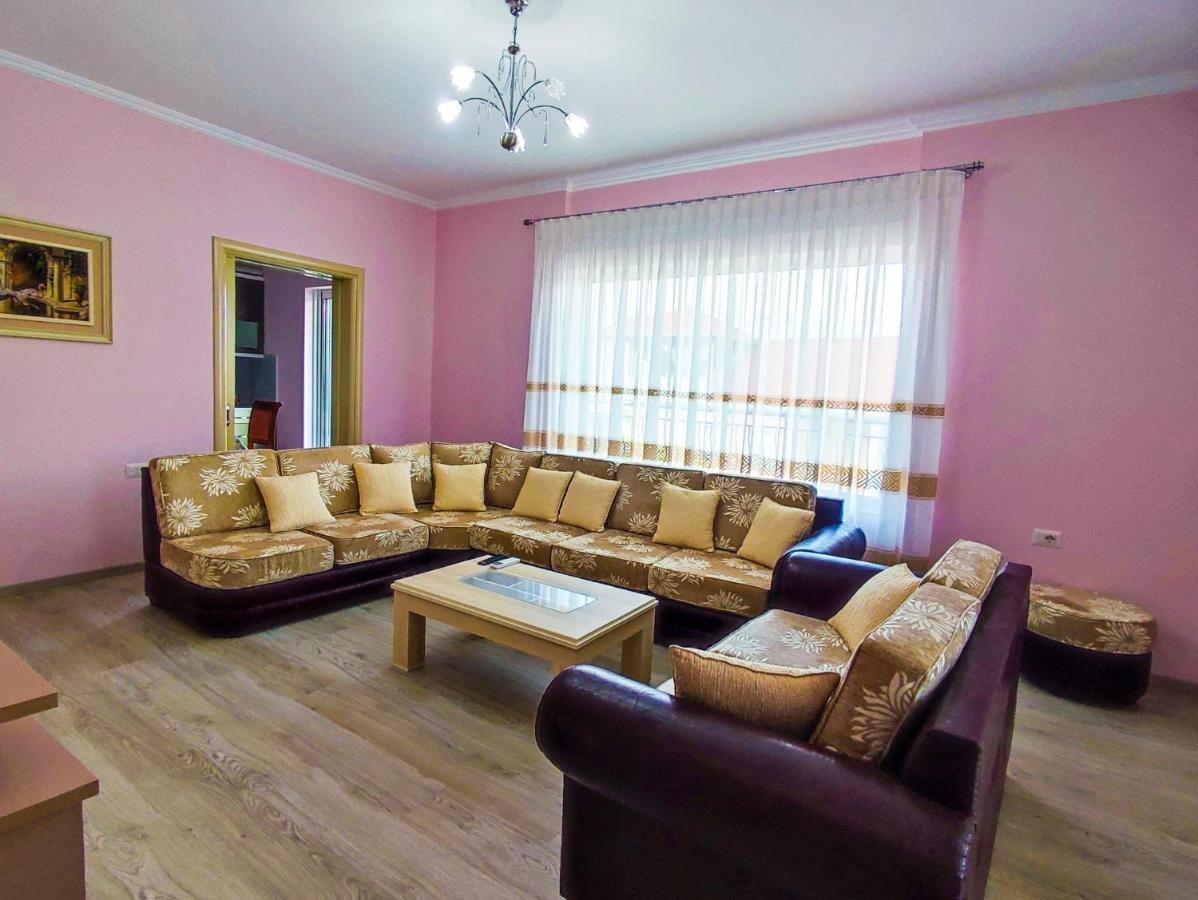Cheerful 2 Bedroom Villa With Free Parking. Gjirokastër Exteriör bild
